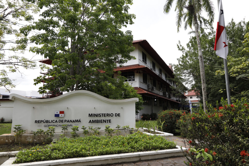 Ministerio de Ambiente (2)